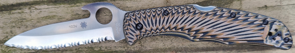 Spyderco Endura 4 Wave SpyderEdge (coyote/black feather pattern)