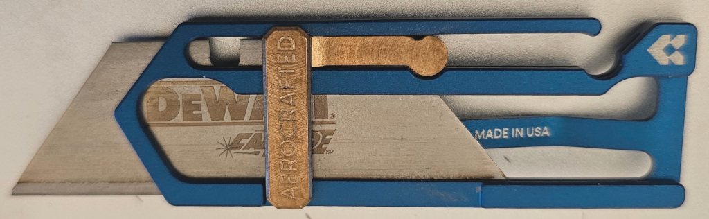 Aerocrafted Sideslip Utility Knife (blue aluminum)